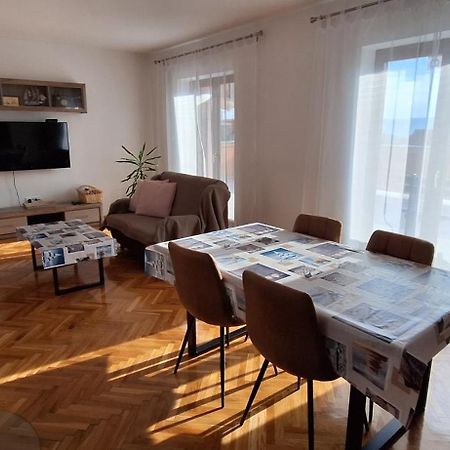 Apartments Valiza III Large Apartment - 3 Bedrooms And Parking Space I Apartments Valiza IV Senj  Exterior photo
