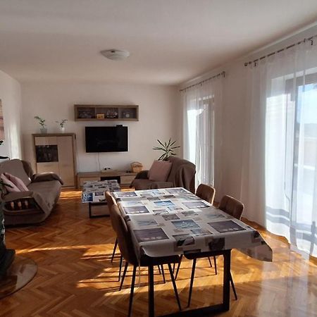 Apartments Valiza III Large Apartment - 3 Bedrooms And Parking Space I Apartments Valiza IV Senj  Exterior photo